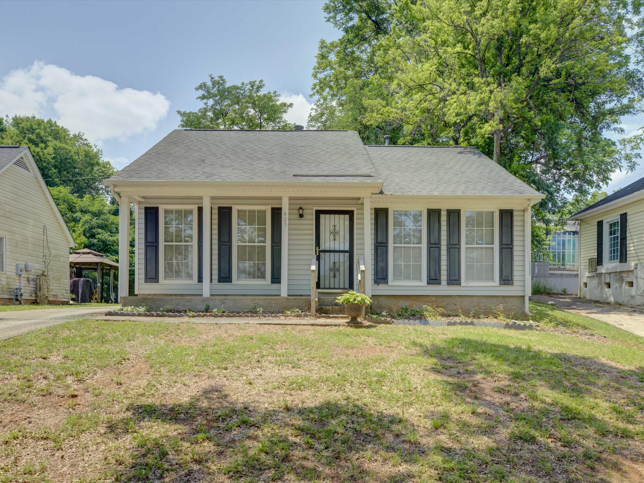 405 North Summit Avenue